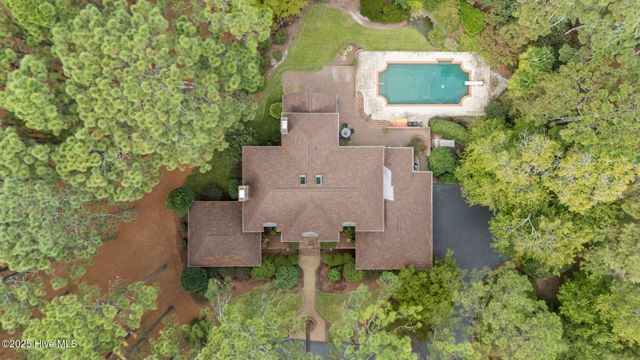 35 Lake Dornoch Drive, Pinehurst, NC 28374