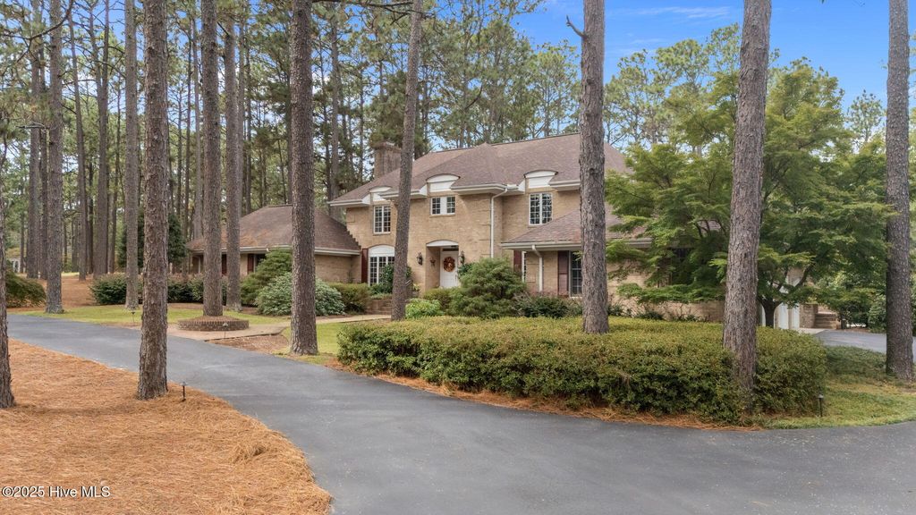 35 Lake Dornoch Drive, Pinehurst, NC 28374
