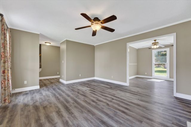 726 Gardendale Ln, Clarksville, TN 37040