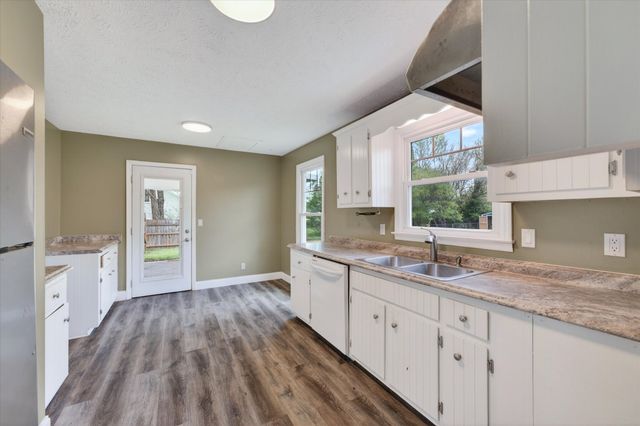 726 Gardendale Ln, Clarksville, TN 37040