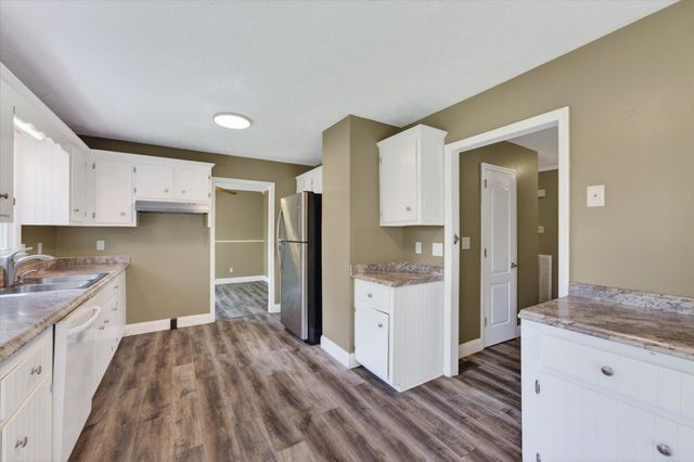 726 Gardendale Ln, Clarksville, TN 37040