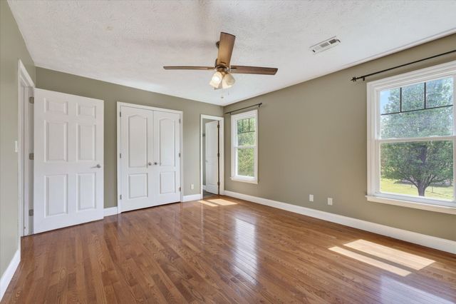 726 Gardendale Ln, Clarksville, TN 37040