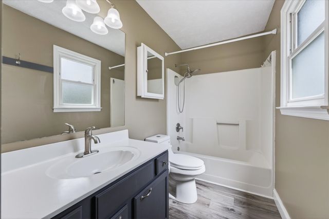 726 Gardendale Ln, Clarksville, TN 37040