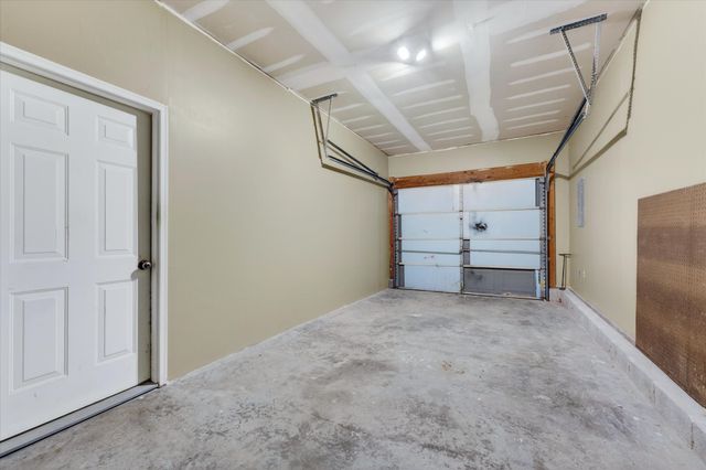 726 Gardendale Ln, Clarksville, TN 37040