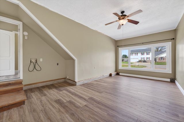 726 Gardendale Ln, Clarksville, TN 37040