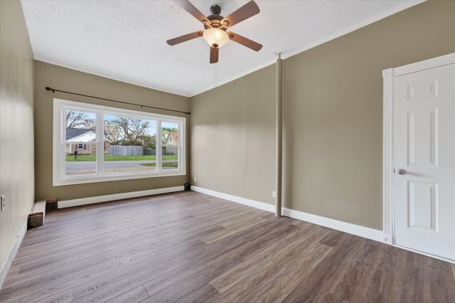 726 Gardendale Ln, Clarksville, TN 37040