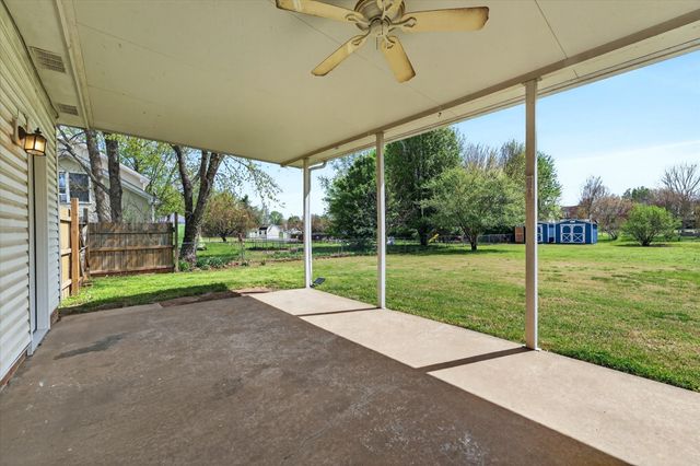 726 Gardendale Ln, Clarksville, TN 37040