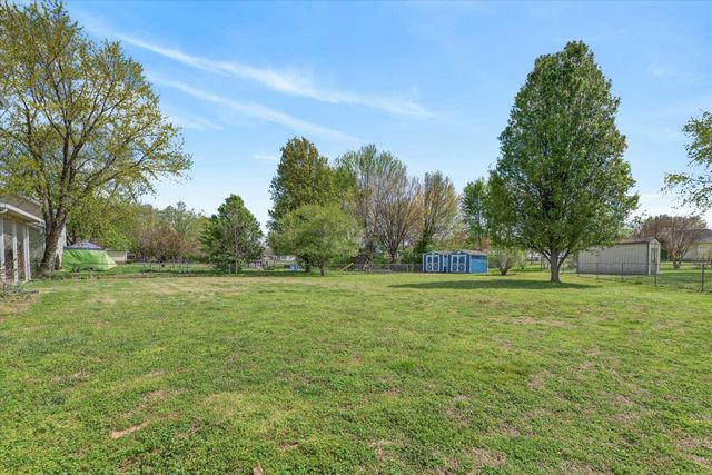 726 Gardendale Ln, Clarksville, TN 37040