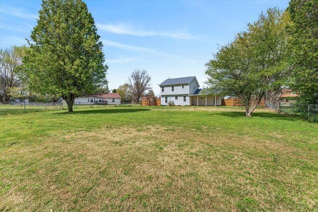 726 Gardendale Ln, Clarksville, TN 37040