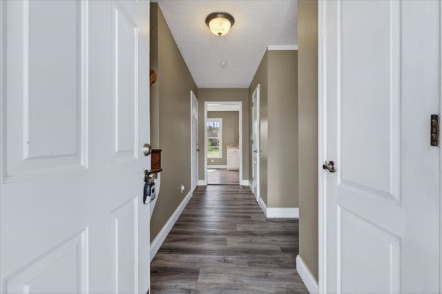 726 Gardendale Ln, Clarksville, TN 37040