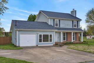 726 Gardendale Ln, Clarksville, TN 37040