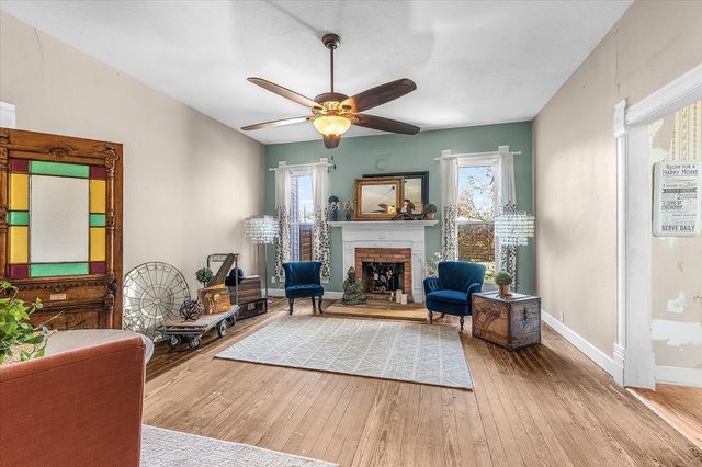 112 S Evans Street, Boyd, TX 76023