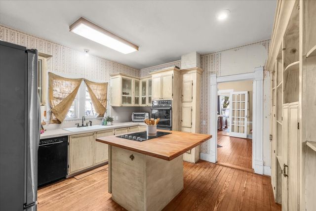 112 S Evans Street, Boyd, TX 76023