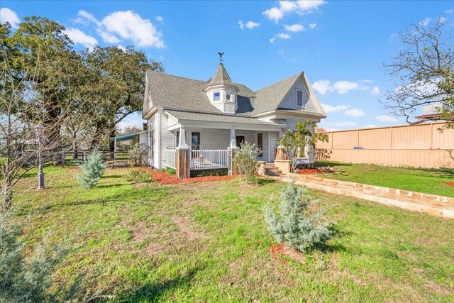 112 S Evans Street, Boyd, TX 76023