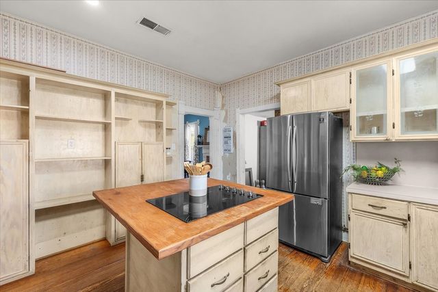 112 S Evans Street, Boyd, TX 76023