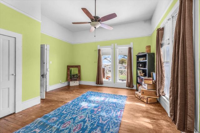 112 S Evans Street, Boyd, TX 76023