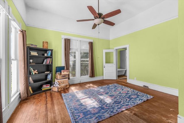 112 S Evans Street, Boyd, TX 76023