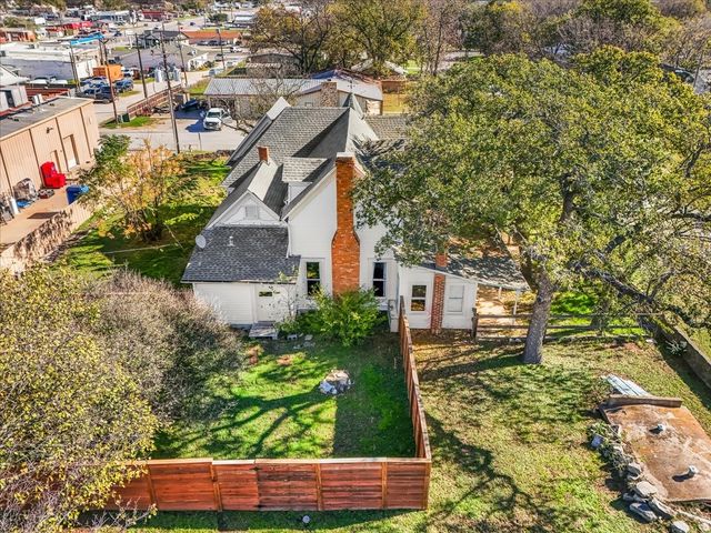112 S Evans Street, Boyd, TX 76023