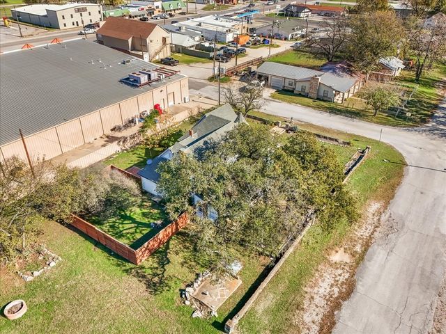 112 S Evans Street, Boyd, TX 76023