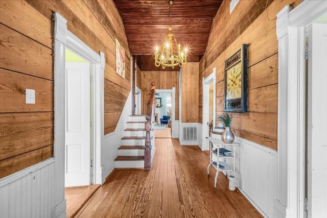 112 S Evans Street, Boyd, TX 76023