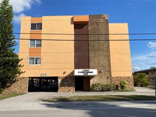 295 NW 72nd Ave 304, Miami, FL 33126