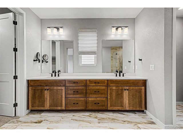 9032 Star Fall Cir, Littleton, CO 80125
