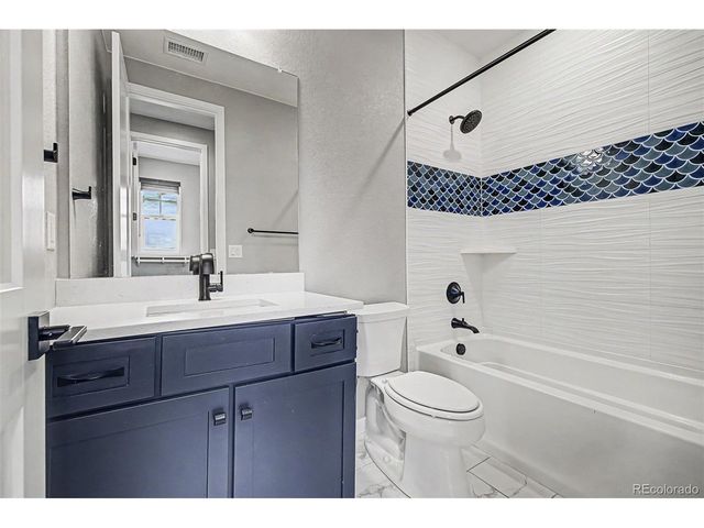 9032 Star Fall Cir, Littleton, CO 80125