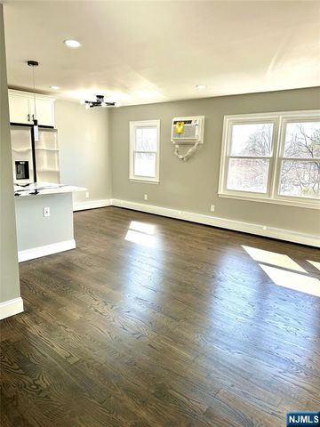 41 W Church Street 11, Bergenfield, NJ 07621