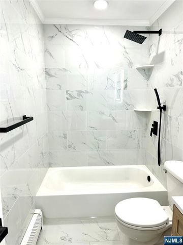 41 W Church Street 11, Bergenfield, NJ 07621