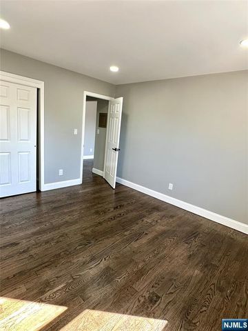 41 W Church Street 11, Bergenfield, NJ 07621