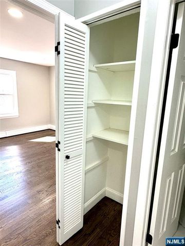 41 W Church Street 11, Bergenfield, NJ 07621