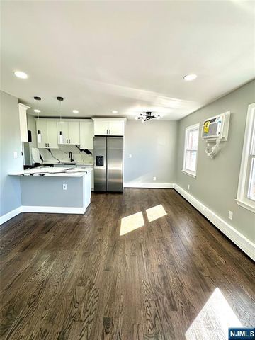 41 W Church Street 11, Bergenfield, NJ 07621