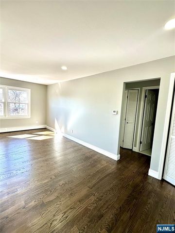 41 W Church Street 11, Bergenfield, NJ 07621