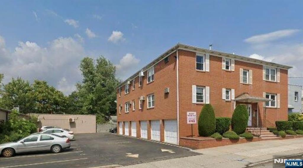 41 W Church Street 11, Bergenfield, NJ 07621