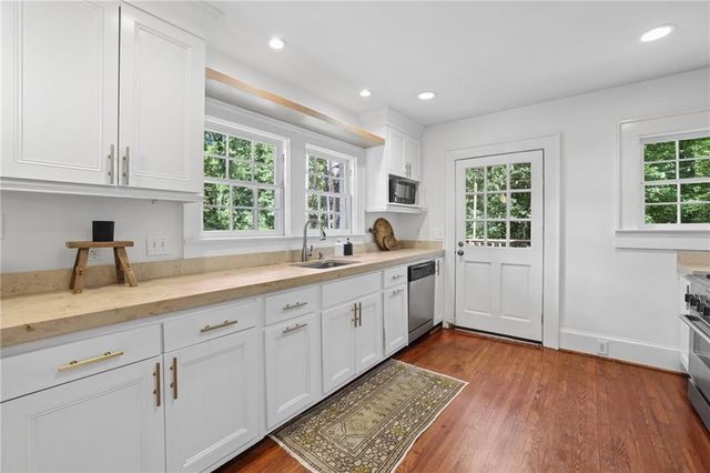 63 Honour Circle NW, Atlanta, GA 30305