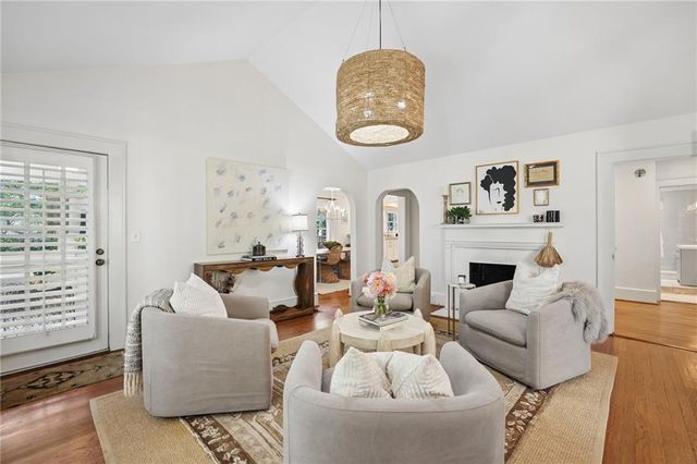 63 Honour Circle NW, Atlanta, GA 30305