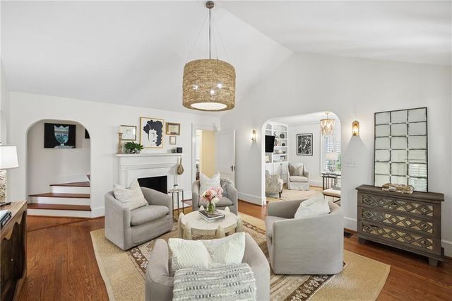 63 Honour Circle NW, Atlanta, GA 30305