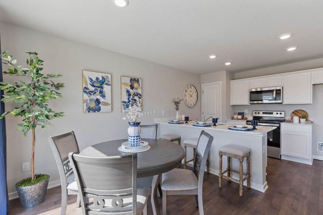 2751 Cecelia Drive, Hiawatha, IA 52233