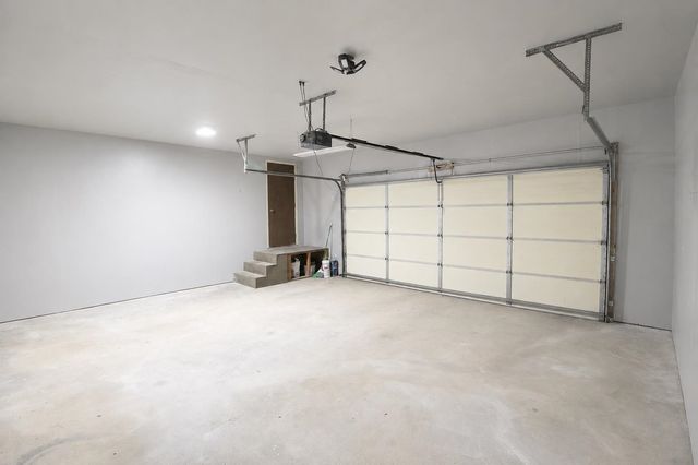 112 Pleasant Ave N, Surrey, ND 58785