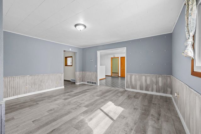 112 Pleasant Ave N, Surrey, ND 58785