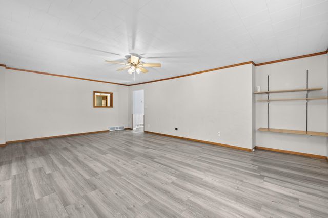 112 Pleasant Ave N, Surrey, ND 58785