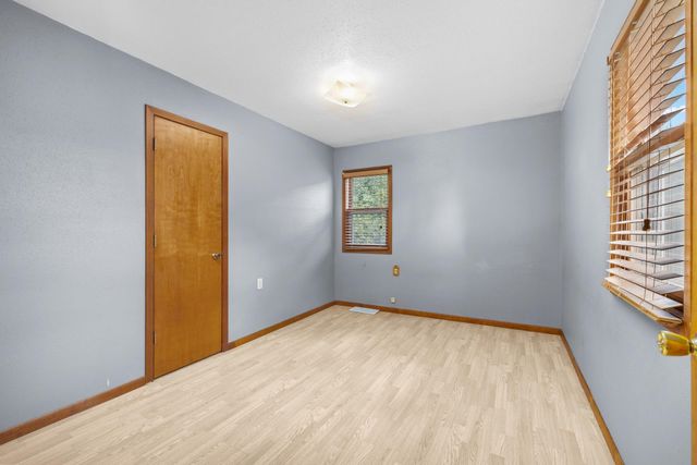 112 Pleasant Ave N, Surrey, ND 58785