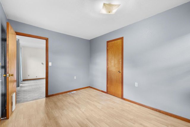 112 Pleasant Ave N, Surrey, ND 58785