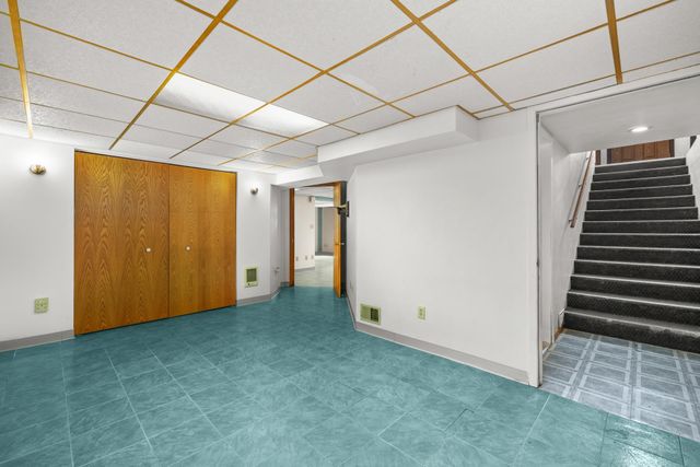112 Pleasant Ave N, Surrey, ND 58785
