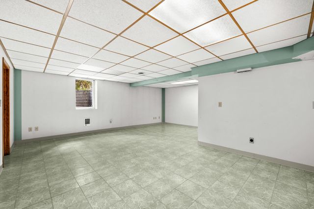 112 Pleasant Ave N, Surrey, ND 58785