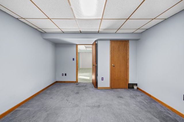 112 Pleasant Ave N, Surrey, ND 58785