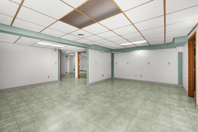 112 Pleasant Ave N, Surrey, ND 58785