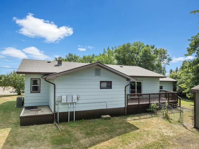 112 Pleasant Ave N, Surrey, ND 58785