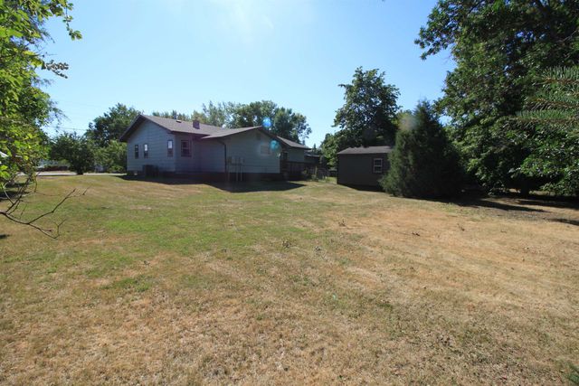 112 Pleasant Ave N, Surrey, ND 58785