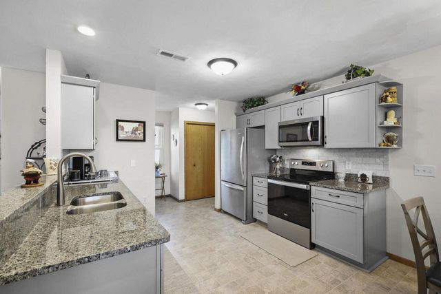 532 Plum Tree Drive, Evansville, WI 53536